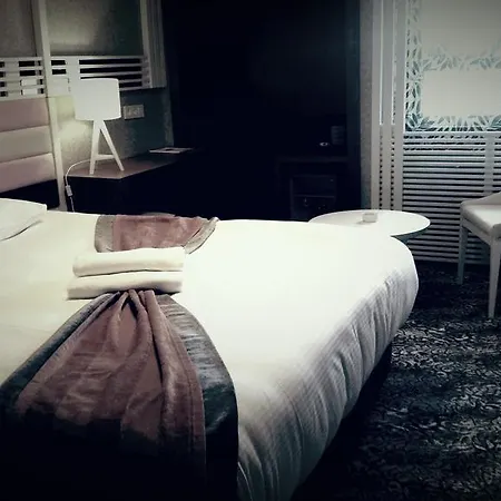 Manhattan Hotell 4*