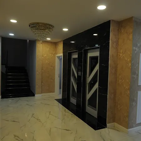 Manhattan Hotel 4*