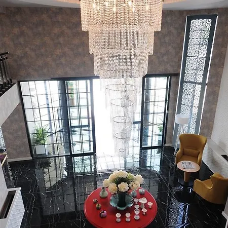 Manhattan Hotell 4*