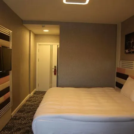 Manhattan Hotell