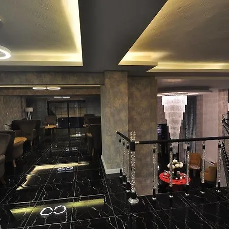 Manhattan Hotell 4*