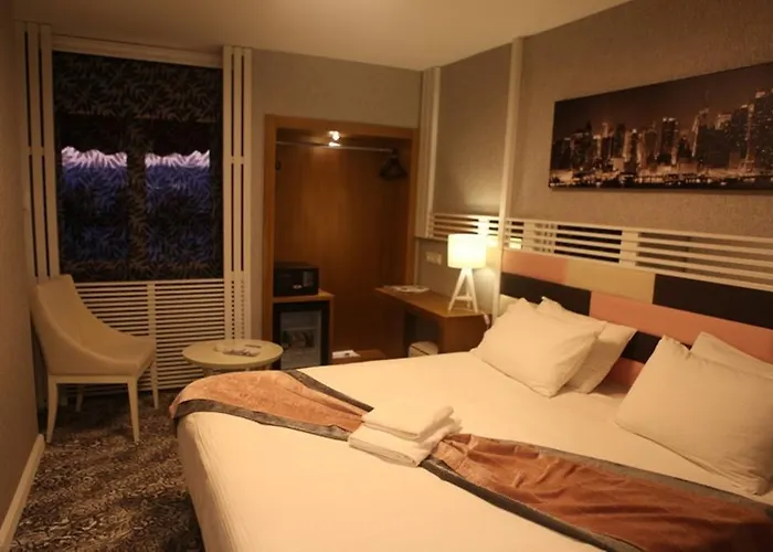 Manhattan فندق 4*