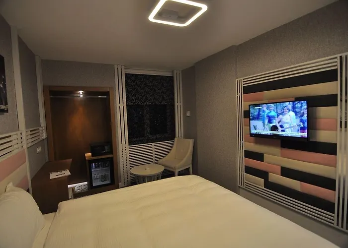 Manhattan ホテル 4*