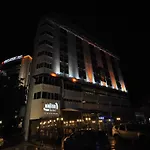 Manhattan Hotel 4*