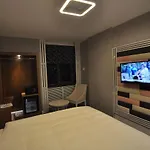 Manhattan Hotel 4*