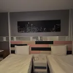 Hotel Manhattan 4*