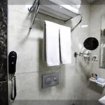 Manhattan Hotel