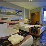 Hotel Manhattan 4*
