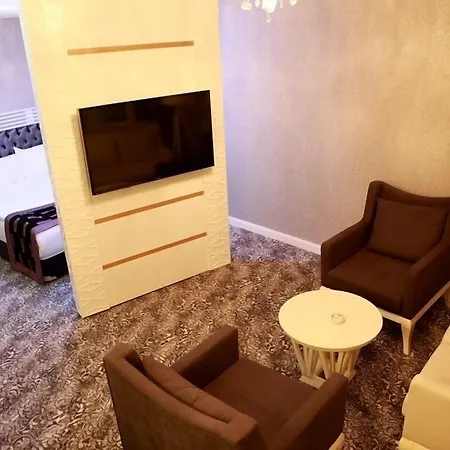 Manhattan Otel 4*